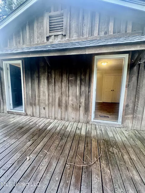 Exterior - 1436 Lakeview Ave, Jackson, MS 39212 photo 6 of 10