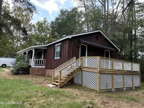 Exterior - 1436 Lakeview Ave, Jackson, MS 39212 photo 2 of 10