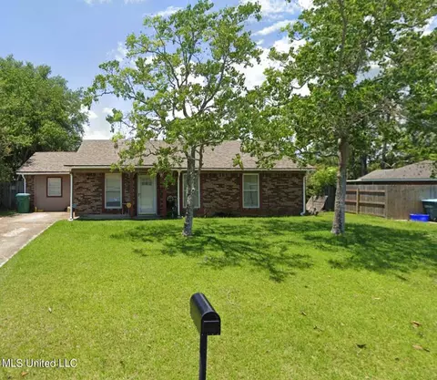 56 Woodforest Dr, Gulfport, MS 39503
