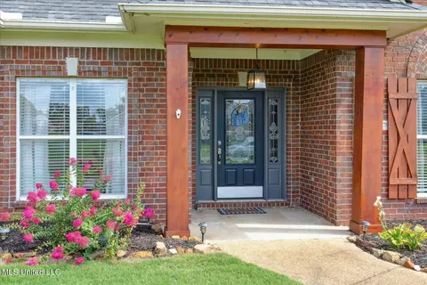 3779 E Pointe Dr, Southaven, MS 38672 photo 4