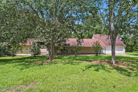 125 Rolling Hills Dr, Raymond, MS 39154