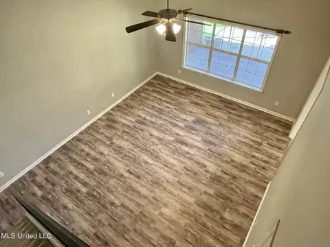 Living - 762 Bending Oak N, Hernando, MS 38632 photo 3 of 8
