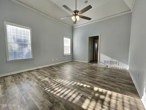 Living - 762 Bending Oak N, Hernando, MS 38632 photo 6 of 8