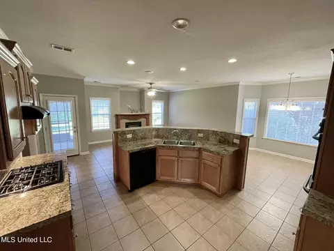 Kitchen - 762 Bending Oak N, Hernando, MS 38632 photo 1 of 6