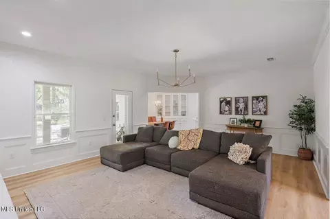 352 Hanley Cir, Brandon, MS 39047 photo 9