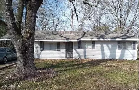 2705 Charleston Dr, Jackson, MS 39212