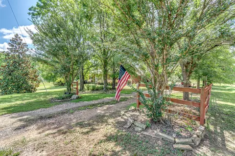 150 Hope Ln, Raymond, MS 39154 photo 2