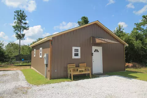 252 Sandford Ext Dr, Lucedale, MS 39452