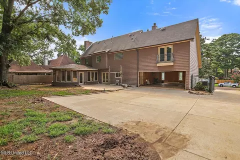Exterior - 1771 Plantation Blvd, Jackson, MS 39211 photo 8 of 9