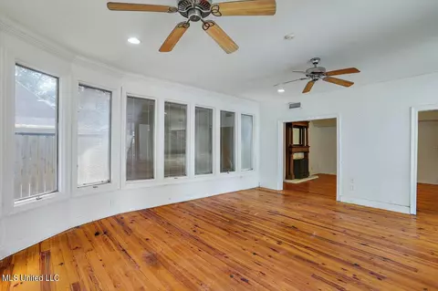 Living - 1771 Plantation Blvd, Jackson, MS 39211 photo 5 of 8