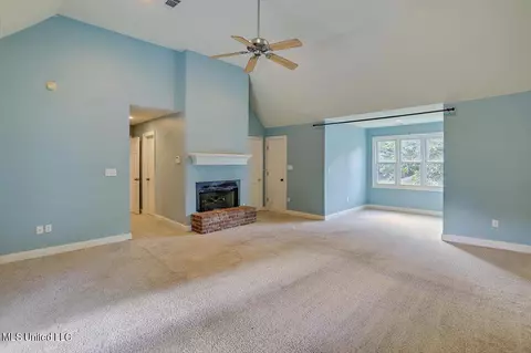 Living - 1771 Plantation Blvd, Jackson, MS 39211 photo 8 of 8