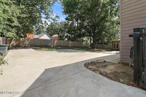 Exterior - 1771 Plantation Blvd, Jackson, MS 39211 photo 3 of 9