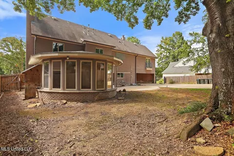 Exterior - 1771 Plantation Blvd, Jackson, MS 39211 photo 7 of 9