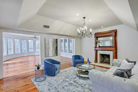 Living - 1771 Plantation Blvd, Jackson, MS 39211 photo 1 of 8