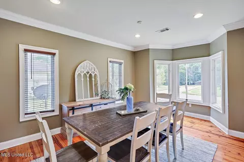 Dining - 1771 Plantation Blvd, Jackson, MS 39211 photo 1 of 4