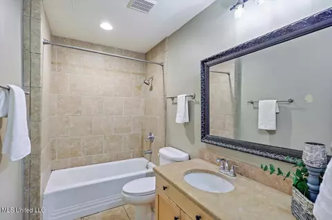 Bath - 1771 Plantation Blvd, Jackson, MS 39211 photo 5 of 5