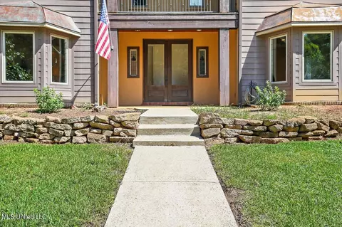 Exterior - 1771 Plantation Blvd, Jackson, MS 39211 photo 4 of 9