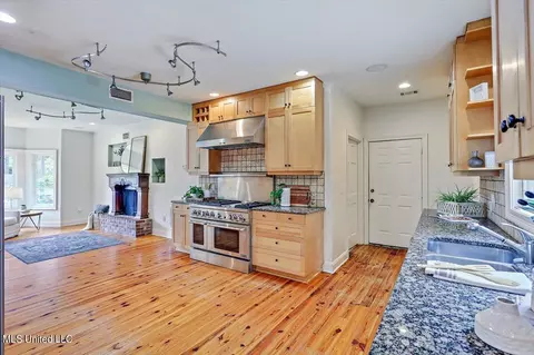 Kitchen - 1771 Plantation Blvd, Jackson, MS 39211 photo 4 of 4
