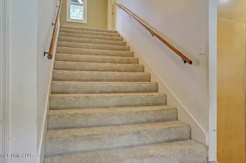 Entry Way - 1771 Plantation Blvd, Jackson, MS 39211 photo 2 of 2