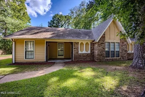 243 Fox Meadows Rd, Jackson, MS 39212