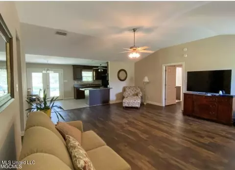 118 Penny Ln, Lucedale, MS 39452 photo 9