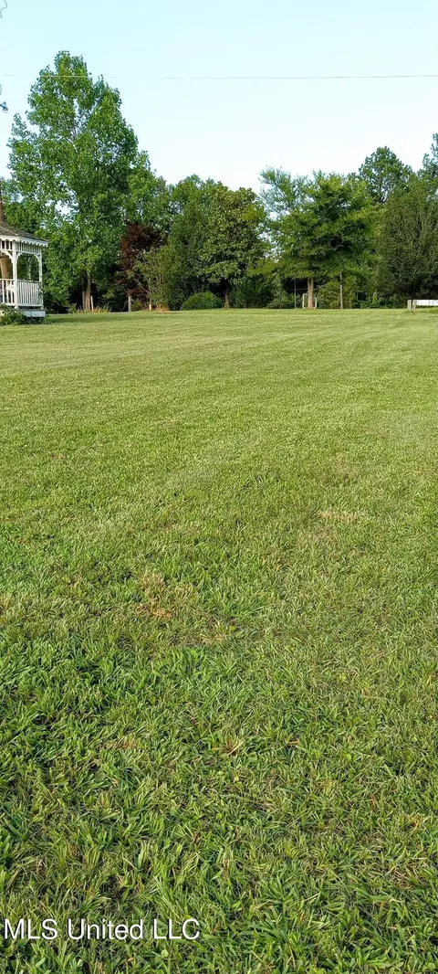 593 Mays Rd, Coldwater, MS 38618