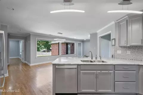 113 N Parkway St, Hernando, MS 38632 photo 9
