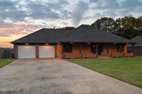 113 N Parkway St, Hernando, MS 38632