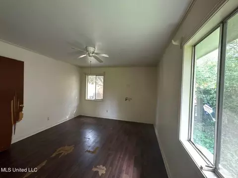 Living - 1051 Brookley St, Jackson, MS 39212 photo 2 of 3