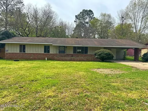 Exterior - 1051 Brookley St, Jackson, MS 39212 photo 2 of 2