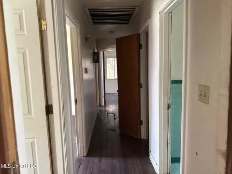 Entry Way - 1051 Brookley St, Jackson, MS 39212 photo 1 of 1