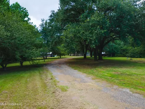 18001 John Cumbest Rd, Moss Point, MS 39562 photo 5
