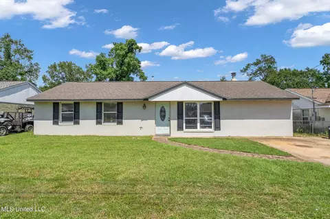 15461 Orleans Dr, Biloxi, MS 39532