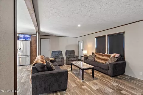 315 Park Avenue Ave, Terry, MS 39170 photo 3