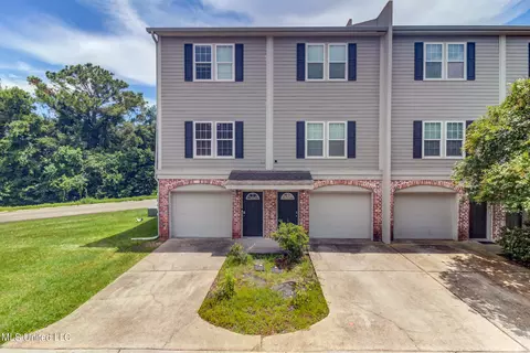 310 Peach St #310, D'iberville, MS 39540