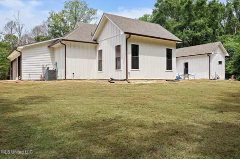Exterior - 152 Three Prong Rd, Brandon, MS 39047 photo 16 of 19