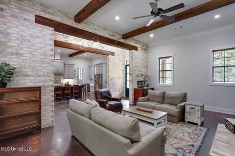 Living - 152 Three Prong Rd, Brandon, MS 39047 photo 3 of 4