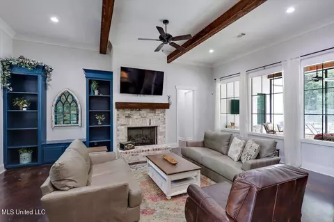 Living - 152 Three Prong Rd, Brandon, MS 39047 photo 1 of 4