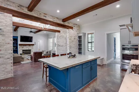 Kitchen - 152 Three Prong Rd, Brandon, MS 39047 photo 2 of 5