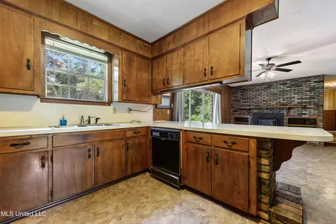 Kitchen - 11247 Hwy 613, Lucedale, MS 39452 photo 1 of 2