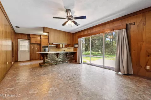 Living - 11247 Hwy 613, Lucedale, MS 39452 photo 1 of 3