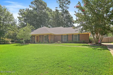 26 Redbud Ln, Madison, MS 39110