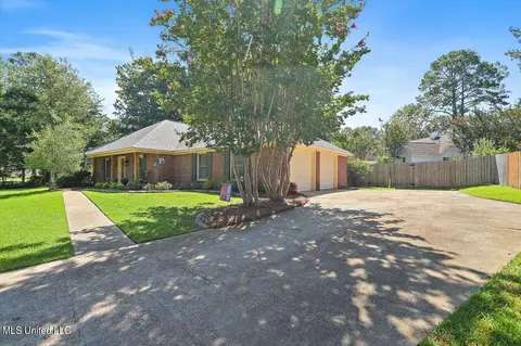 Exterior - 26 Redbud Ln, Madison, MS 39110 photo 3 of 8