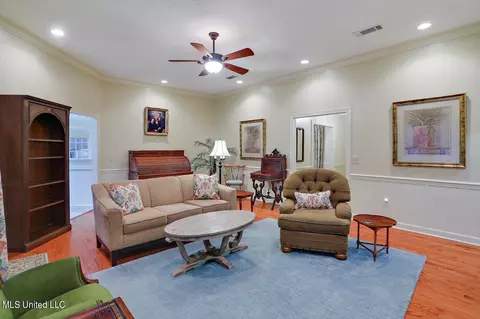 Living - 26 Redbud Ln, Madison, MS 39110 photo 3 of 3