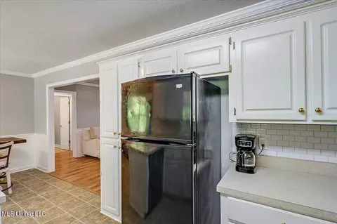 Kitchen - 539 Eaglewood Dr, Florence, MS 39073 photo 4 of 4