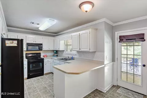 Kitchen - 539 Eaglewood Dr, Florence, MS 39073 photo 1 of 4