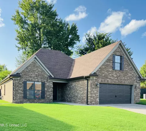 216 Shady Lane Cv W, Hernando, MS 38632