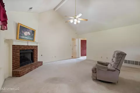 10790 E Ridge Dr, Olive Branch, MS 38654 photo 7