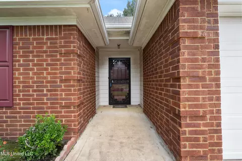 10790 E Ridge Dr, Olive Branch, MS 38654 photo 4