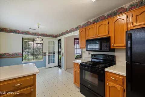 10790 E Ridge Dr, Olive Branch, MS 38654 photo 11